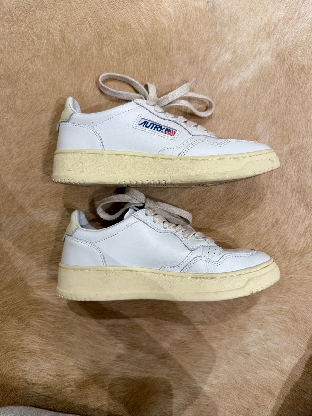 Autry Medalist Women’s Sneakers